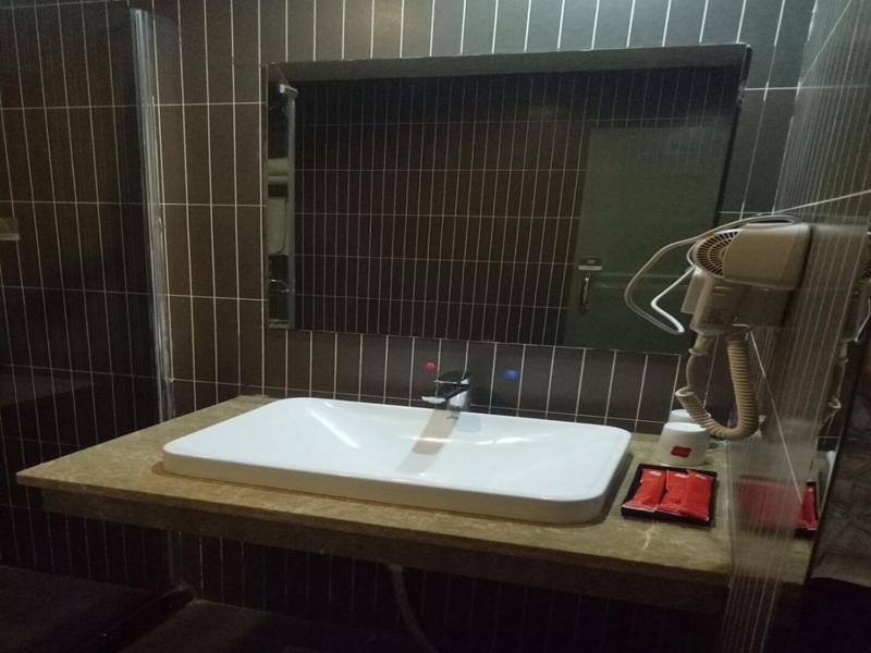 Thank Inn Plus Hotel Jiangxi Fuzhou Jinxi County Government Square Exterior foto